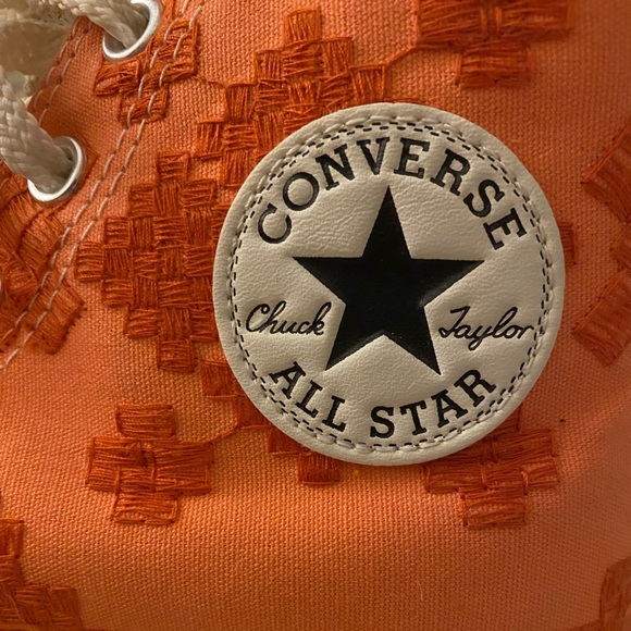 Platform Converse in pink/red embroidery | size US 8 - Picture 6 of 9